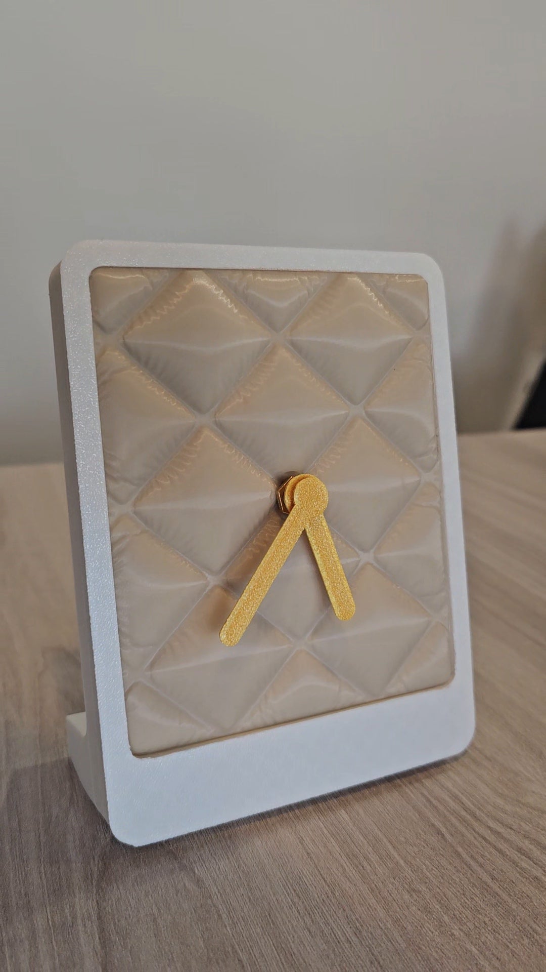 🕰Soft Geometry- tempo che si  prende il suo spazio.